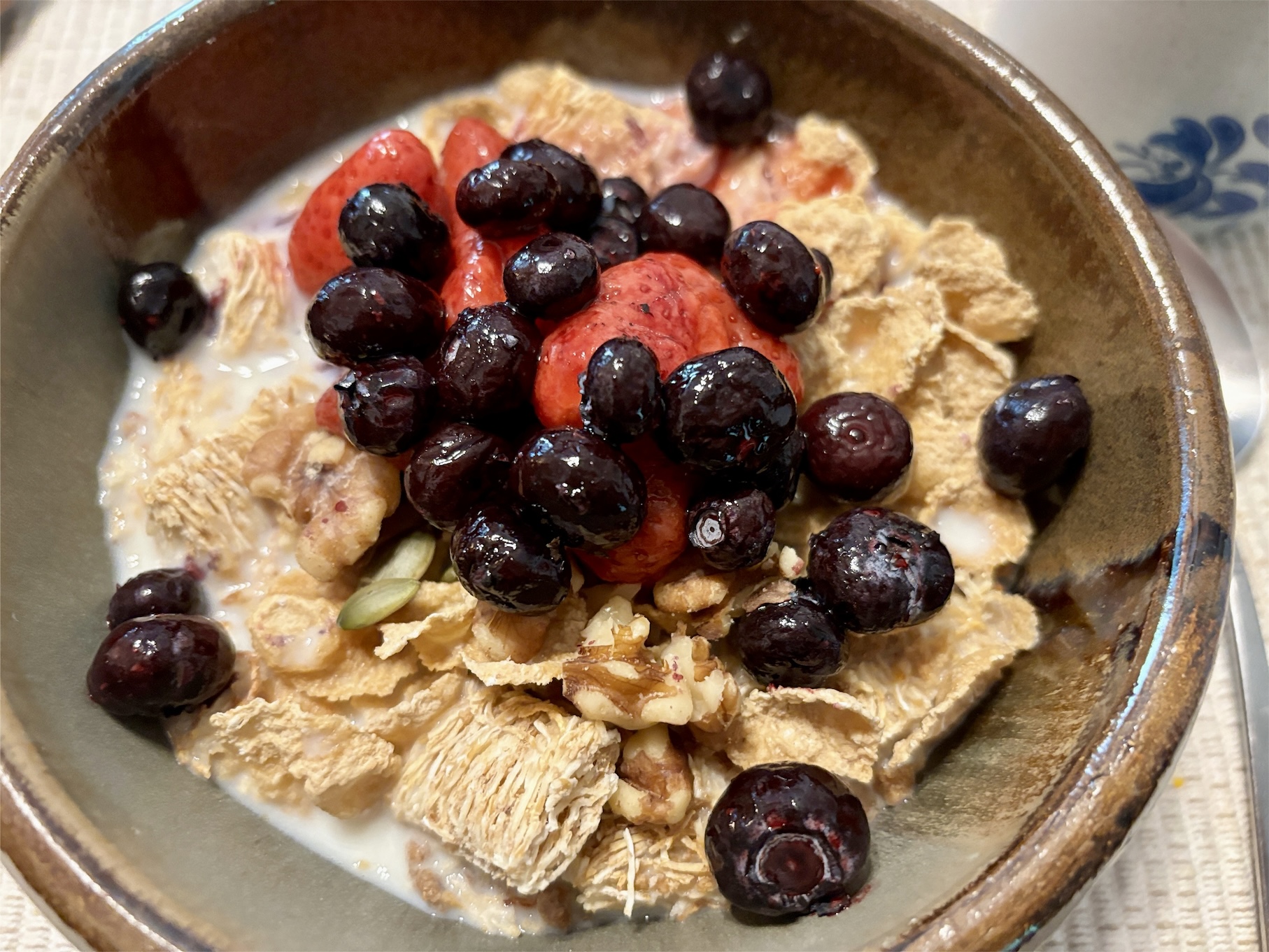 BF Cereal Shredded Wheat + Oat Bran Flakes, Berries & Hemp Seeds BF Cereal Shredded Wheat + Oat Bran Flakes, Berries & Hemp Seeds