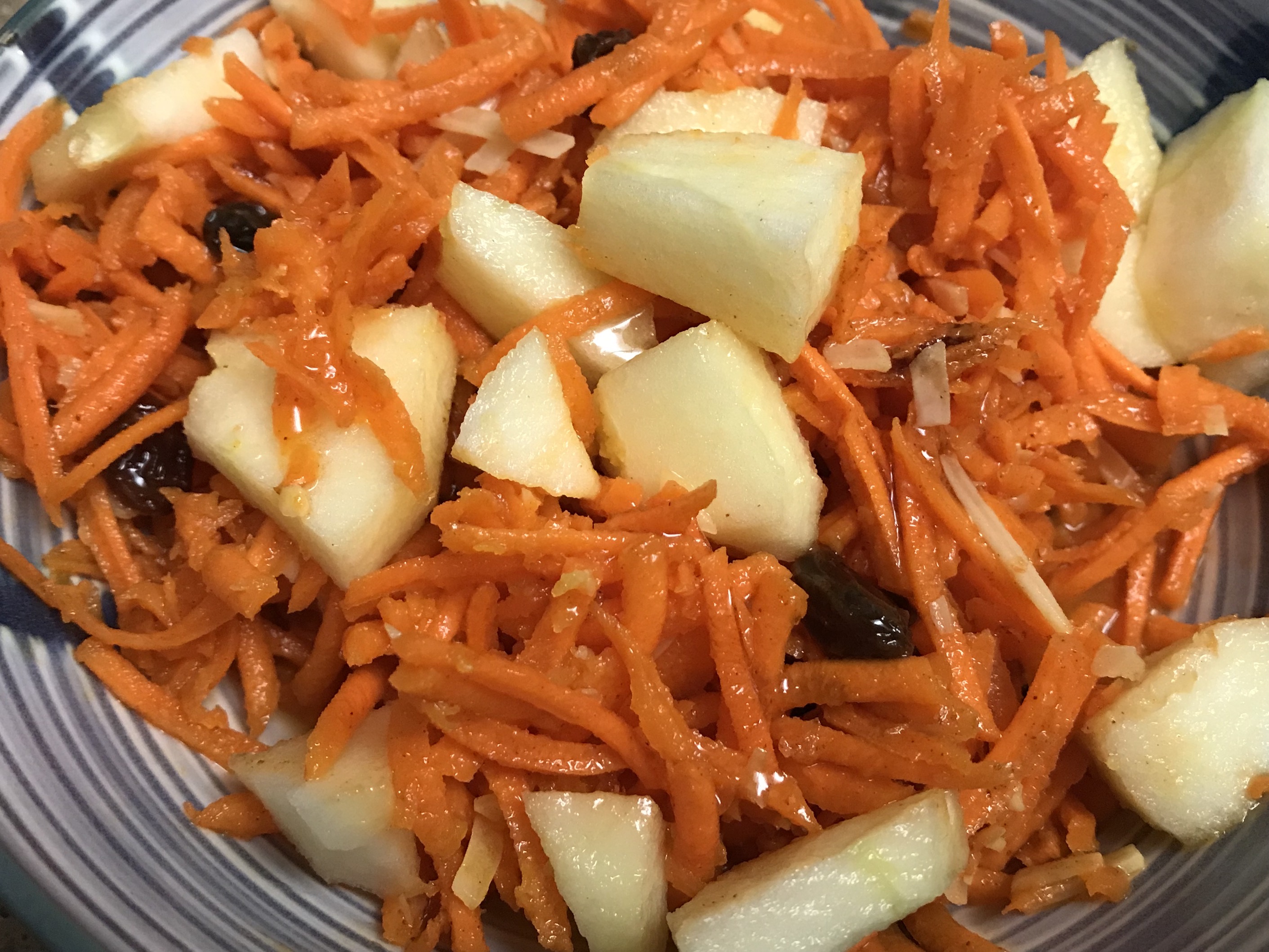 Carrot Salad with Apple & Raisin Carrot Salad with Apple & Raisin