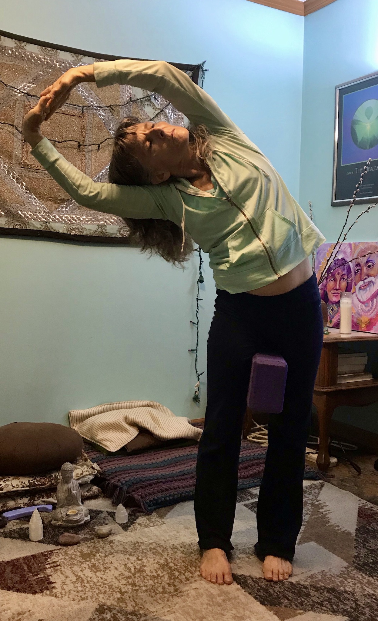 Tracy demonstrating Urdvha Hastasana-2