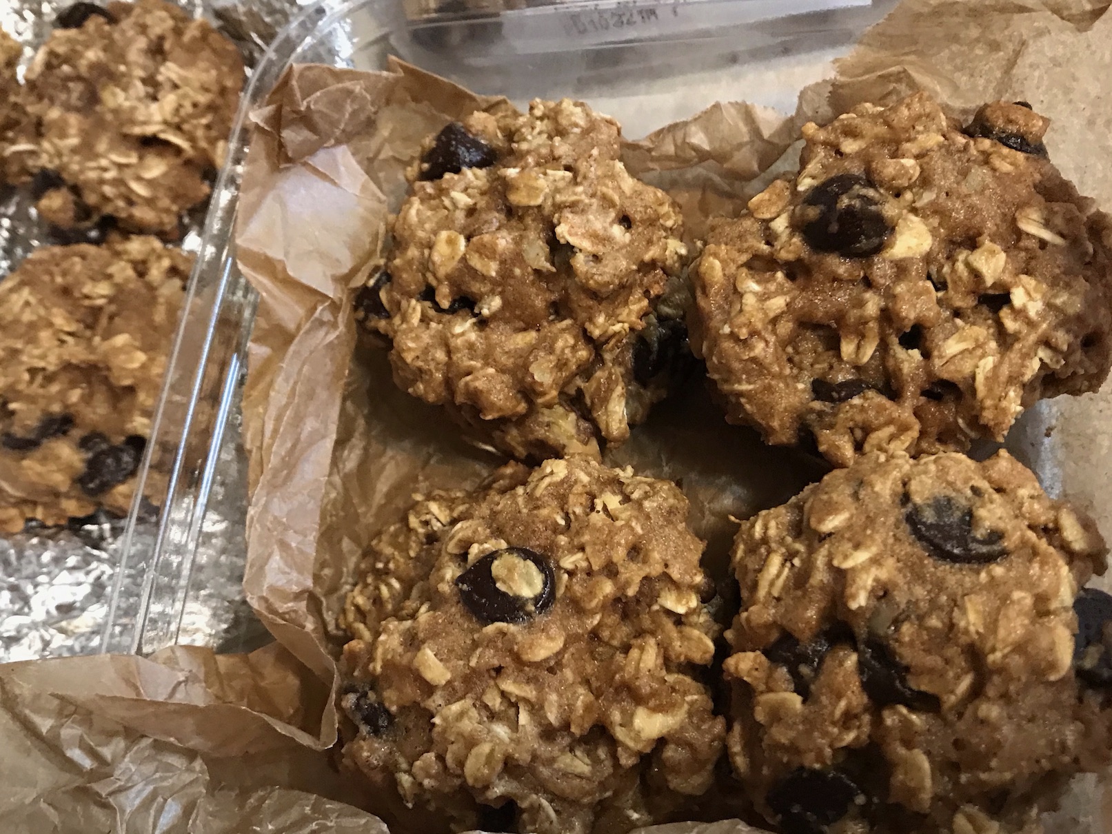 Vegan Whole Grain Oatmeal Cookies with Chocolate Chips2