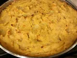 Vegan Chickpea Shepherds Pie with Potato-Cauliflower Mash Vegan Chickpea Shepherds Pie with Potato-Cauliflower Mash