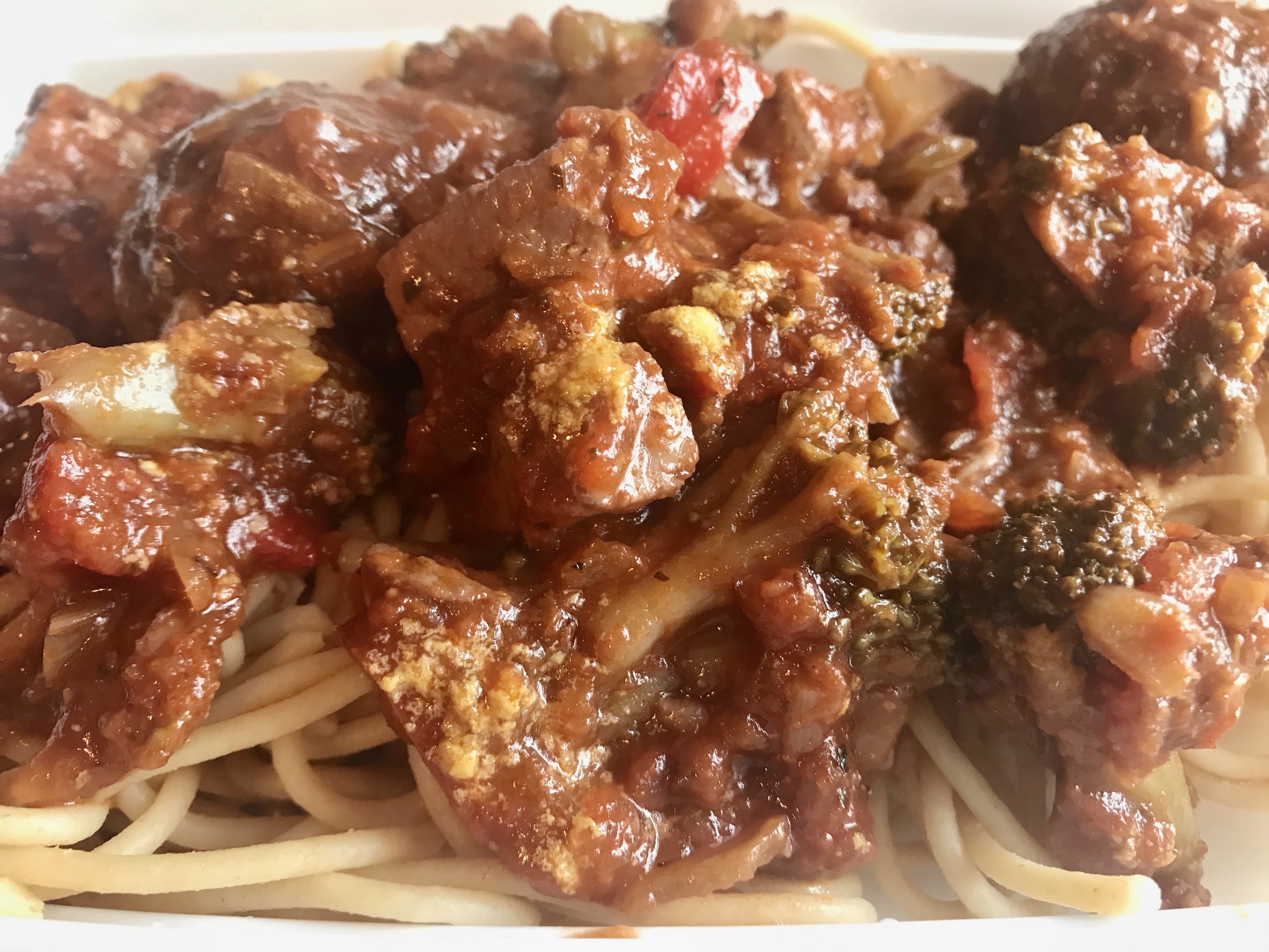 Spaghetti 100% Whole Wheat with Gardein Plant-Based Meatballs & Homemade Tomato Sauce Spaghetti 100% Whole Wheat with Gardein Plant-Based Meatballs & Homemade Tomato Sauce