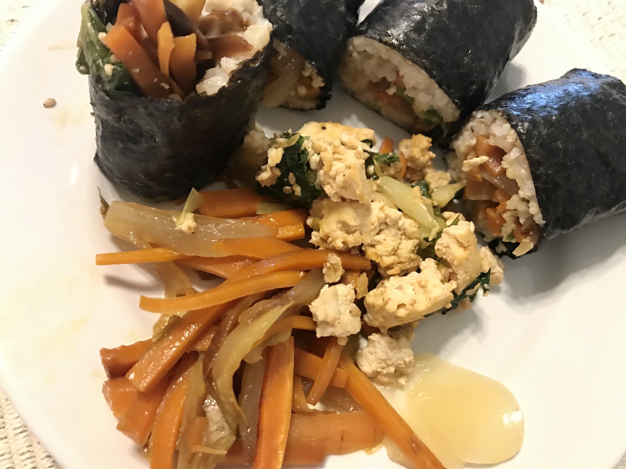Brown Rice Sushi with Carrot & Burdock & Scrambled Tofu