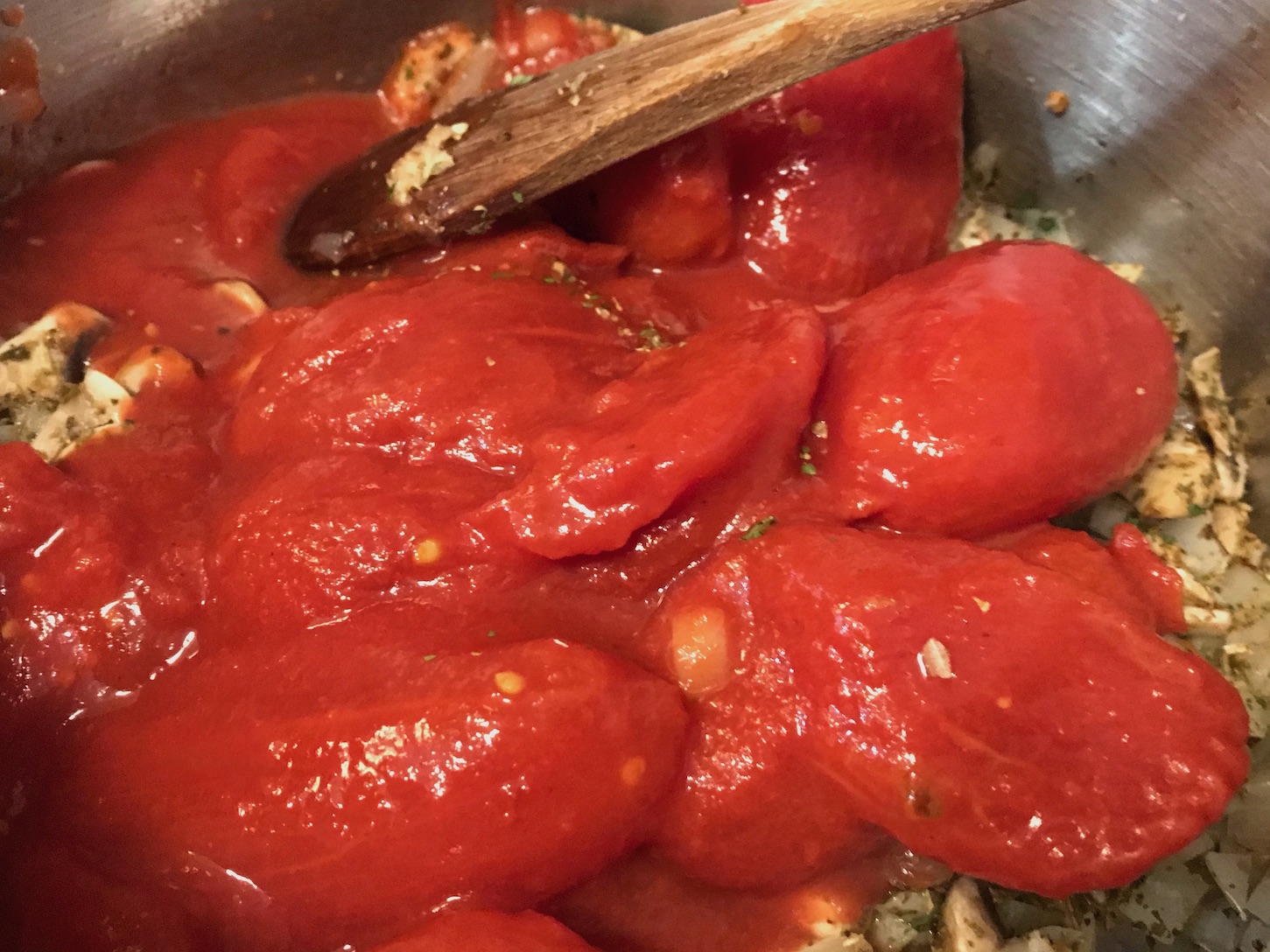 Tomatoes whole peeled for Healthy Homemade Marinara Sauce Tomatoes whole peeled for Healthy Homemade Marinara Sauce