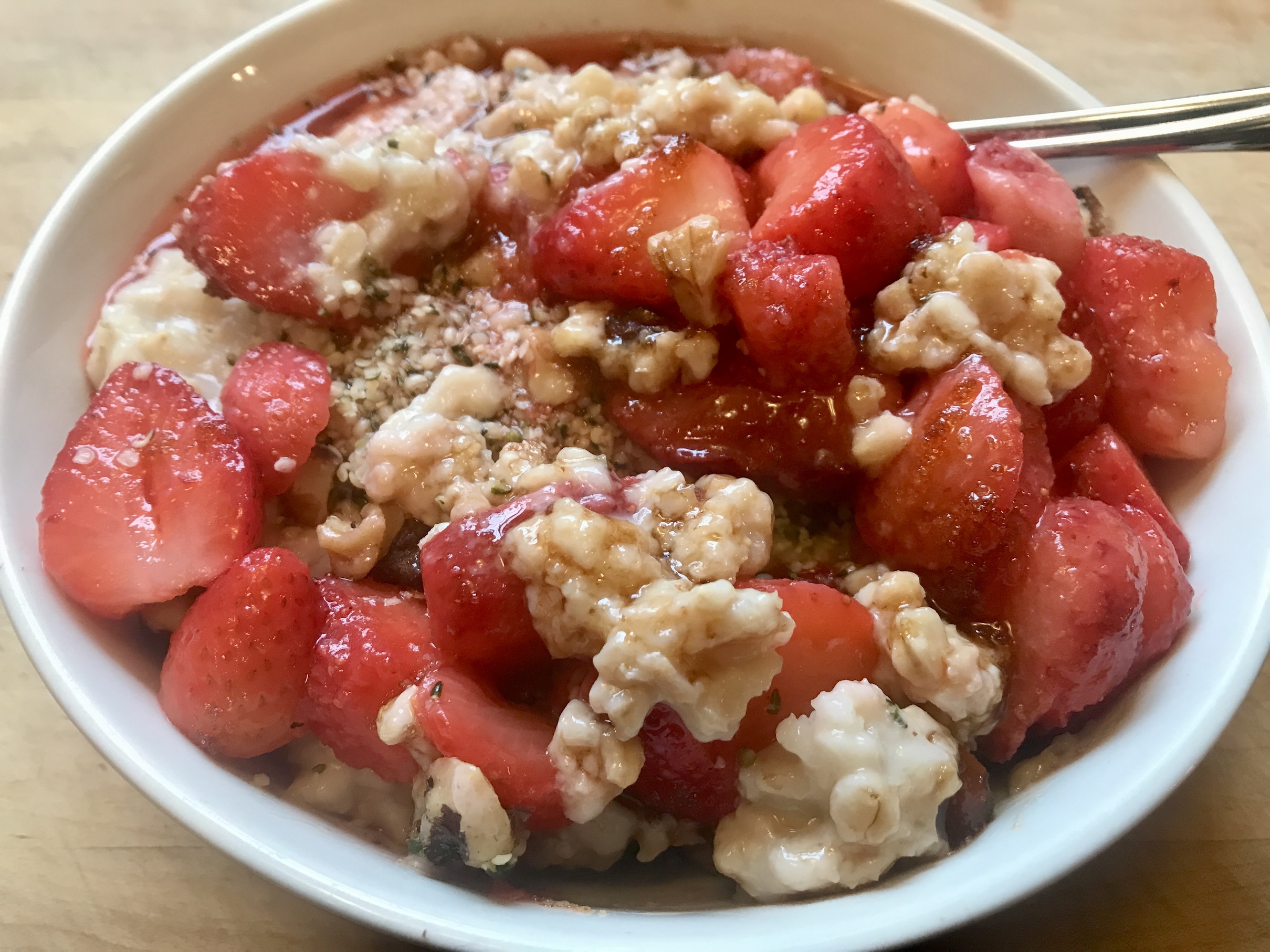 Breakfast Porridge with Strawberries